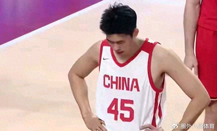 逆转欧洲强敌！男篮小将爆砍18+14，他才是真大腿|热身赛|中国男篮|焦泊乔|庞峥麟|球队_新浪体育_新浪新闻